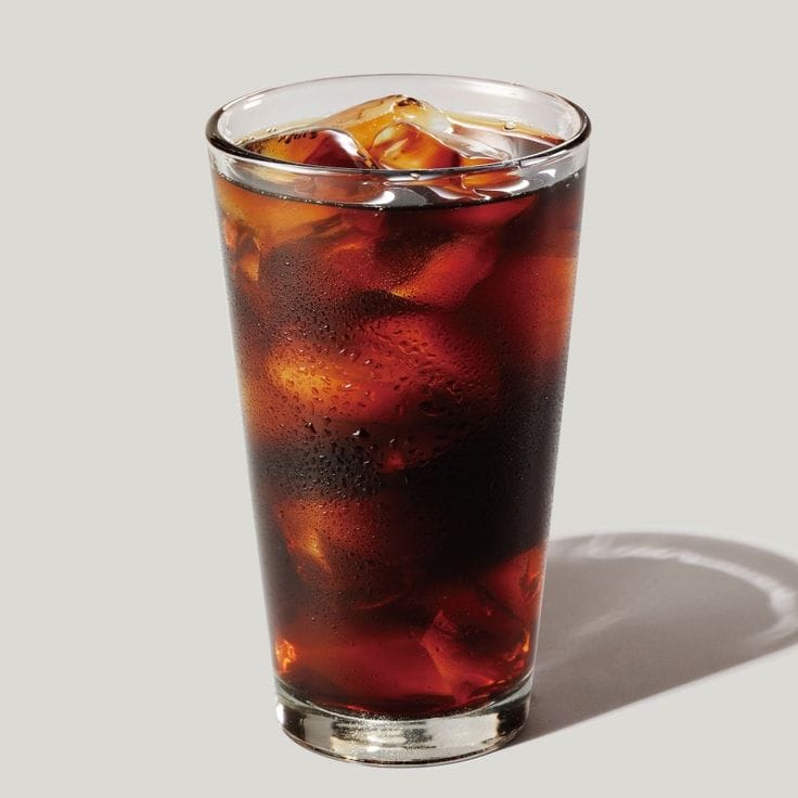 Диетические и сладкие напитки повышают риск заболеваний печени до 60%, показало новое исследование