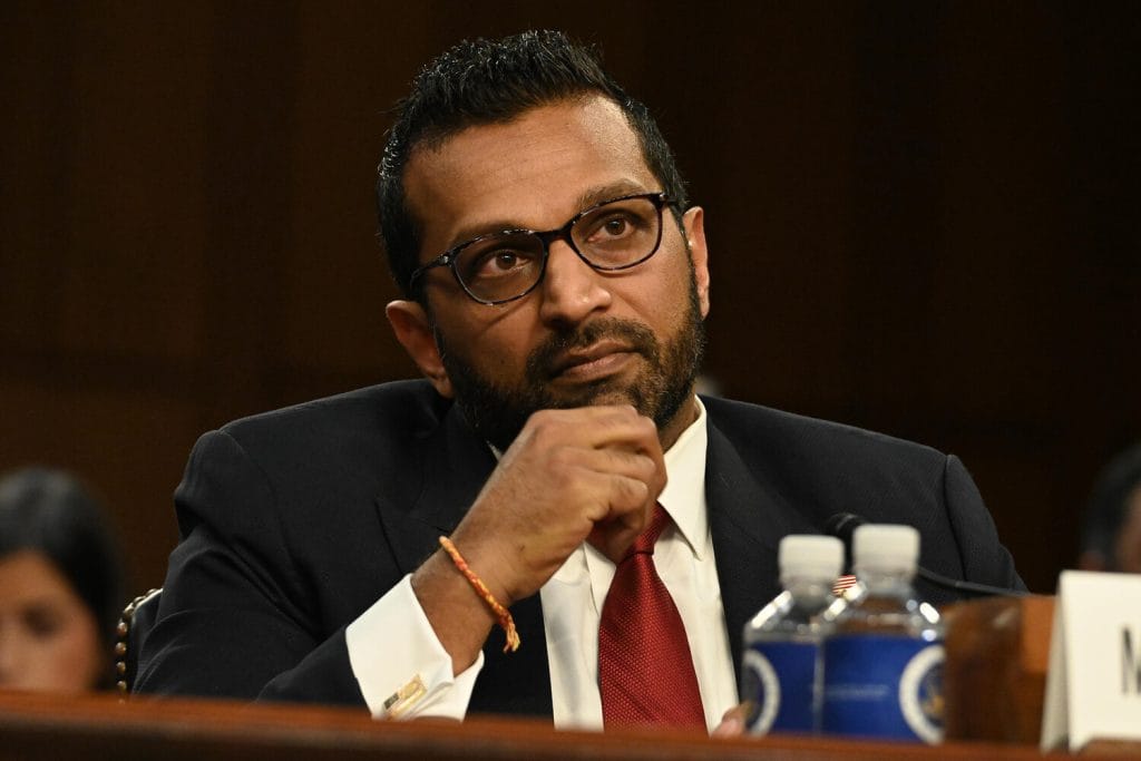 СМИ: глава ФБР Кэш Патель выделил элитных агентов для охраны своей возлюбленной — вызывая вопросы о злоупотреблении ресурсами