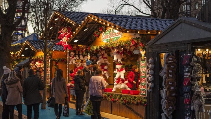 Кишинёв готовится к праздникам: рождественские ярмарки обретают форму, а работы идут полным ходом