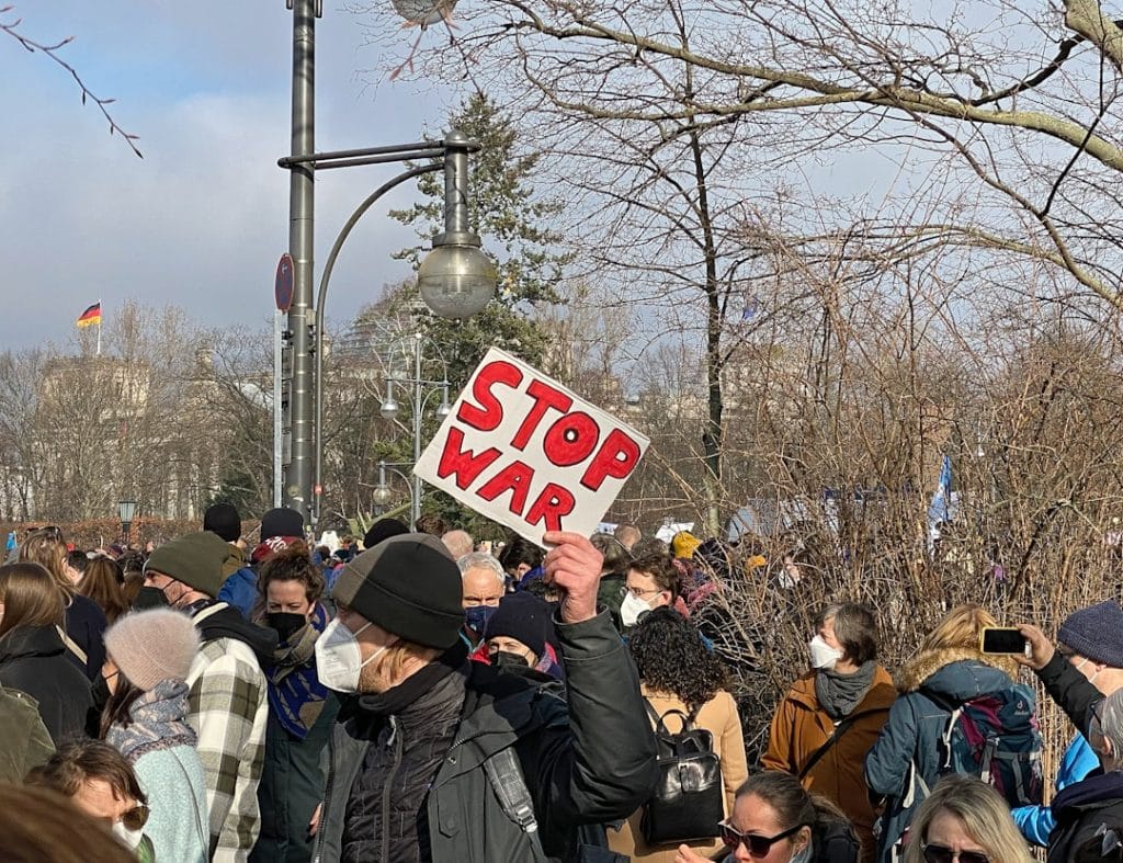 Widespread Protests Erupt in Major Cities Over Growing Economic Inequality Driven by Inflation and Job Losses