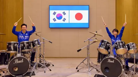 K-pop Drum Duet Closes Diplomatic Meeting Between Japan and South Korea