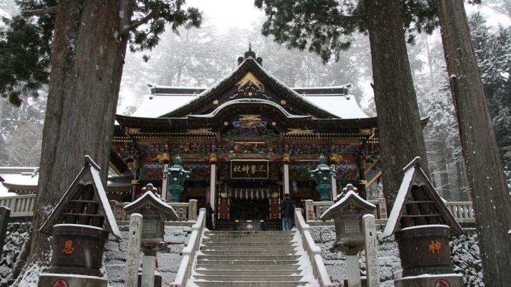 Over 100 People Seek Shelter in Japanese Shrine Due to Heavy Snow
