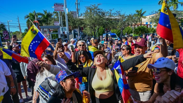 Venezuelans in the US Celebrate Capture of Maduro