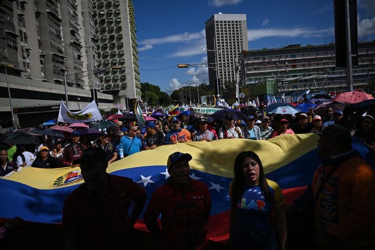 Venezuela Initiates Diplomatic Talks to Restore Relations with the US