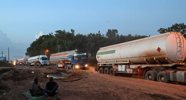 Niger Revokes Truck Drivers' Licenses for Fuel Delivery Refusal to Mali