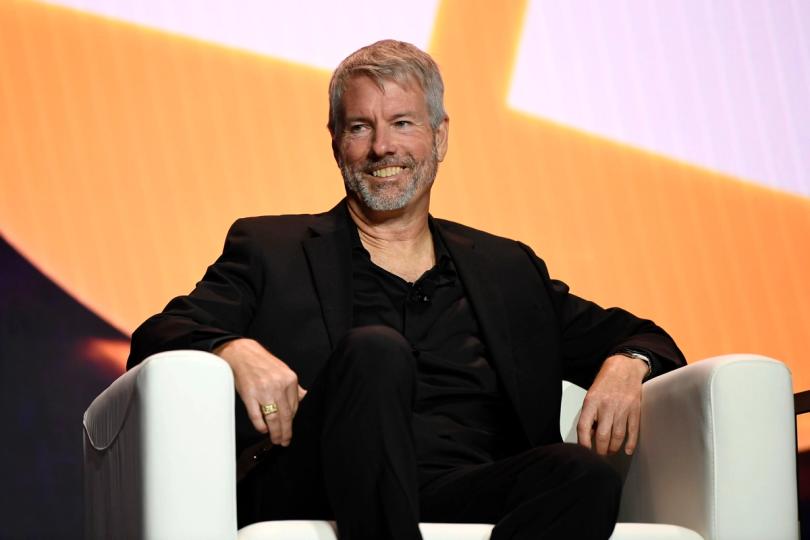 Bitcoin ETFs Attract Record Influx of $840 Million Amid BTC Surge Above $97,000