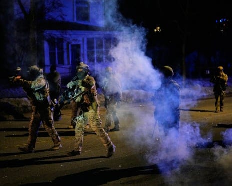Violent Protests Erupt in Minneapolis After Federal Agent Shoots Venezuelan Man